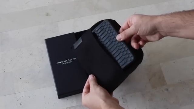 Unboxing the Michael Louis Black Python iPhone X/XS Case смотреть онлайн