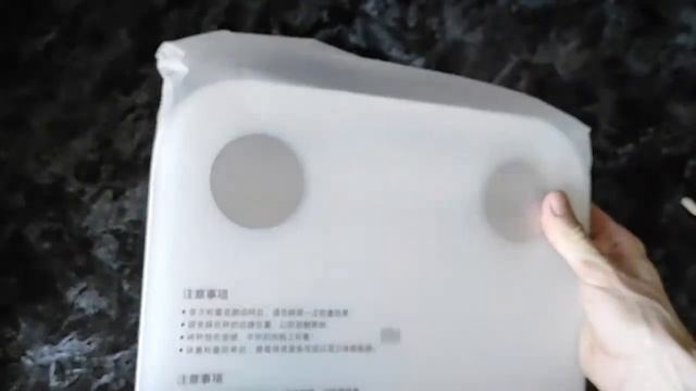 Распаковка умных весов Xiaomi смотреть онлайн