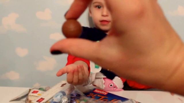 Подарки Лукасу на Святого Николая. Много сладостей. Распаковываем много Конфет. Many sweets Lonon смотреть онлайн