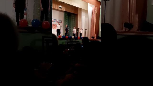 Мальчишки 1 класс поздравляют всех с 23 февраля смотреть онлайн