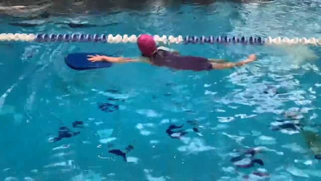 Тренировка Бассейн Лесная Рапсодия Алекса и Николь смотреть онлайн