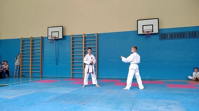 Сдача на 2-ой фиолетовый пояс.каратэ смотреть онлайн