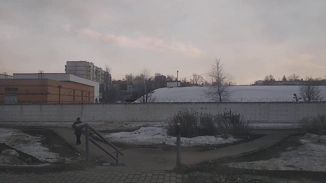 "Бибикнул на прощанье" Поездка на автобусе ЛиАЗ 6213.65 013447 от Аэропорта Внуково до м. Саларьево смотреть онлайн