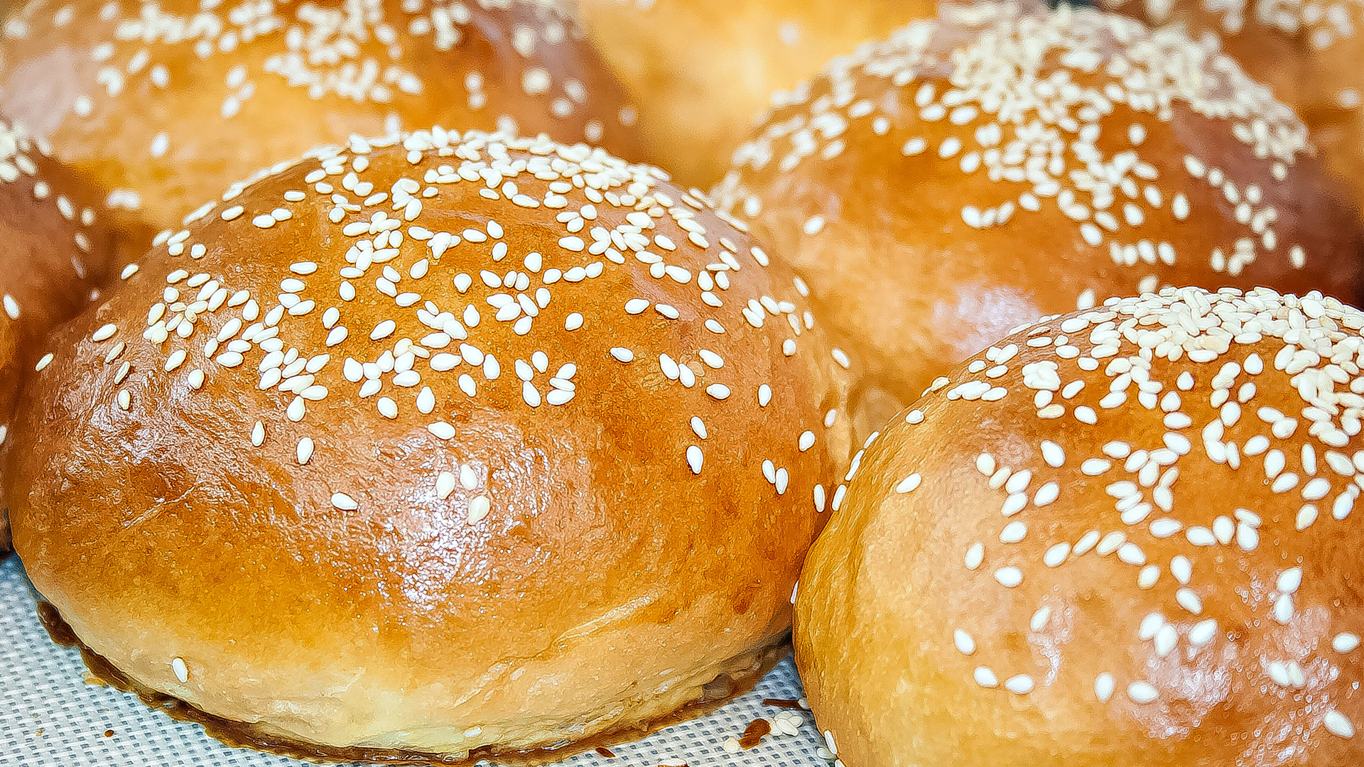 БУЛОЧКИ ДЛЯ БУРГЕРОВ, рецепт приготовления домашних булочек для гамбургеров смотреть онлайн