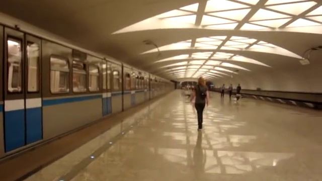 московское метро поезд акварель смотреть онлайн