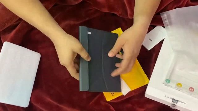 Unboxing ESR Tablet Keyboard Case & Tempered Glass for iPad Mini 5 смотреть онлайн