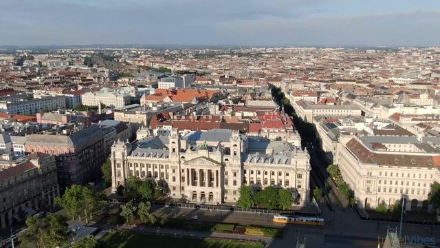 Top 10 Budapest places for tourists! Travel tips in 4k смотреть онлайн