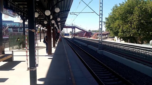 Поезда ЭП2Д 0077 и ЭГ2Тв 018 на новой платформе станции Каланчёвская МЦД-2 (D2). смотреть онлайн