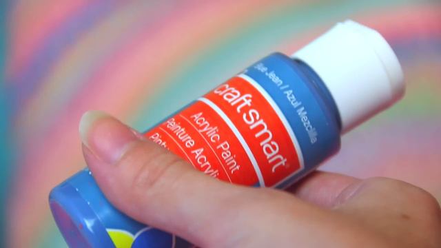 Painting on Crayola CRAYONS... yes ON them смотреть онлайн