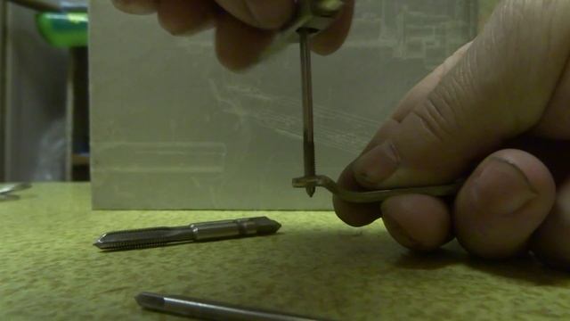 Нарезать резьбу метчиком. смотреть онлайн