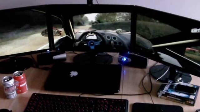DiRT2 Gameplay in Multi-monitor Setup смотреть онлайн