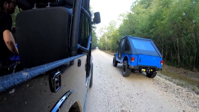 Mahindra Roxor Hitch and Soft Top Review смотреть онлайн