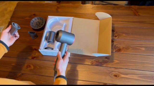 Профессиональный фен с ионизацией supersonic