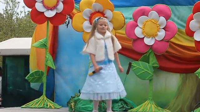 Выглянуло солнышко A sun peeked out смотреть онлайн