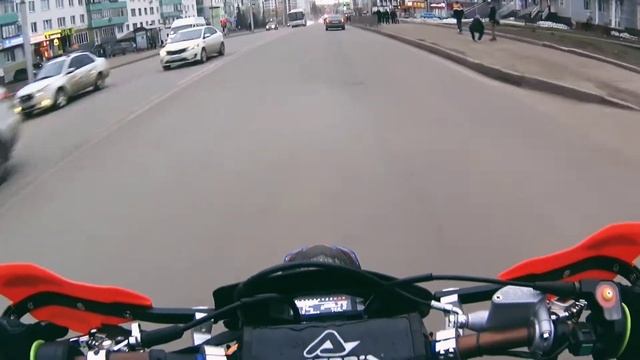 эндуро в городе progasi gaudi 300 смотреть онлайн