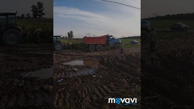 Работа экскаватора.