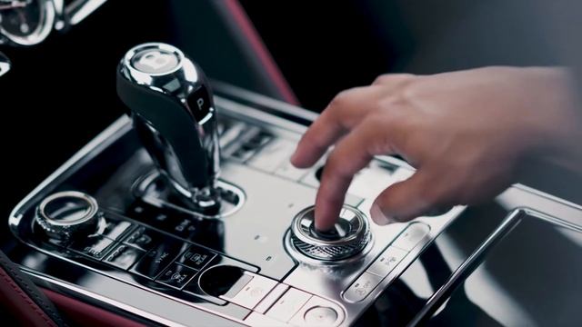 Bentley представил новый седан Bentley Flying Spur S 2023 года