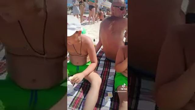 Центральный городской пляж в Ейске.Балаш Свердлов. смотреть онлайн