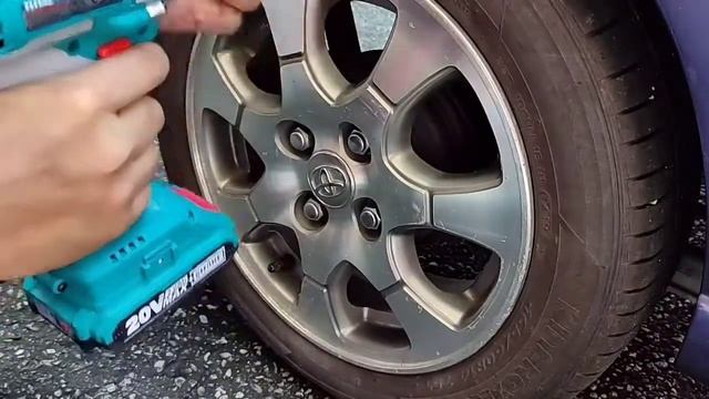 TOTAL Cordless Impact Wrench 300Nm BL Motor #TOTAL #TIWLI2001 #handtools #automotive #diy #shopee