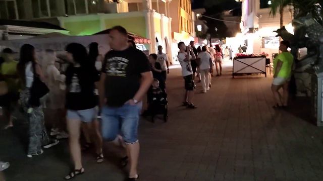 Лазаревское. Вечер на набережной. смотреть онлайн