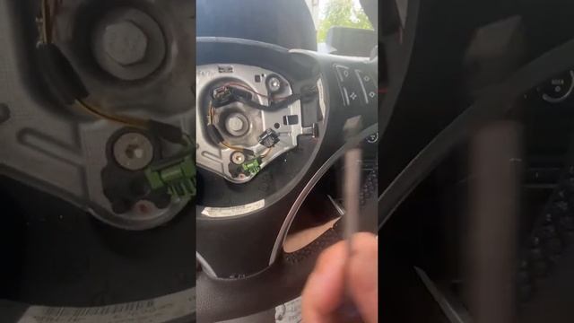 Как снять руль - подушку безопасности (AirBag). BMW 1 (E81. E87) смотреть онлайн