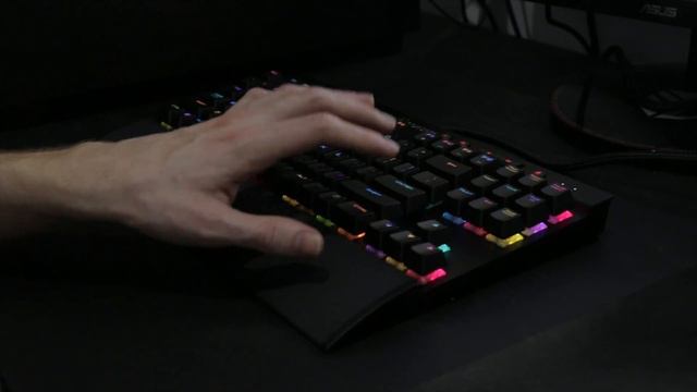 Flash Intros: Corsair K65 LUX RGB Mechanical Gaming Keyboard - Cherry MX RGB Red - CH-9110010-NA смотреть онлайн