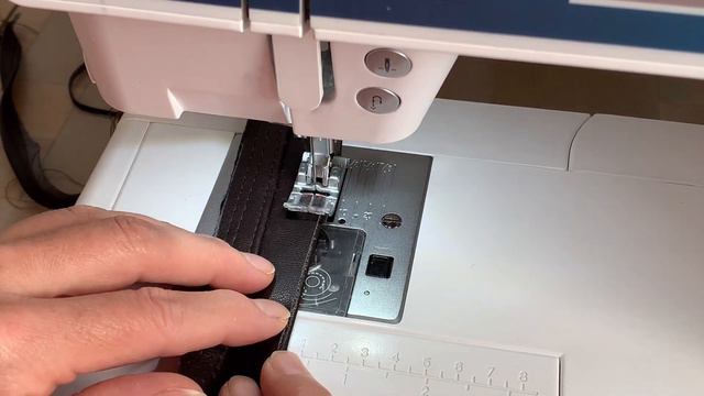 Шью экокожу. Качество строчки на разных машинках. Как ее шить без мучений.