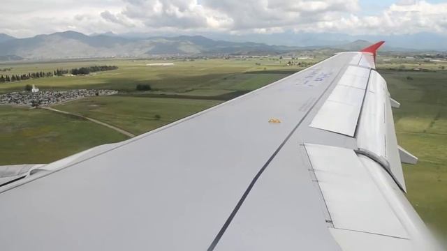 AIRBUS A320 LANDING - PODGORICA AIRPORT смотреть онлайн