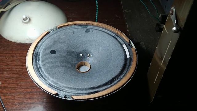 Радиола "Урал-57". Проверка динамиков после чистки и ремонта. смотреть онлайн