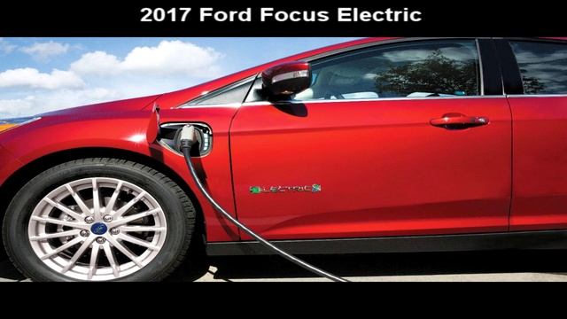 Ford Focus Electric 2017 gets gaudy green paint job for St. Patrick's Day смотреть онлайн