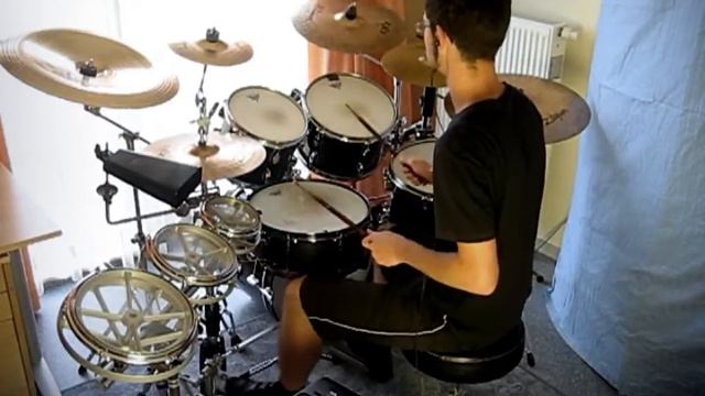 Drumming to HOBBIT closing theme - Erik Hamann смотреть онлайн