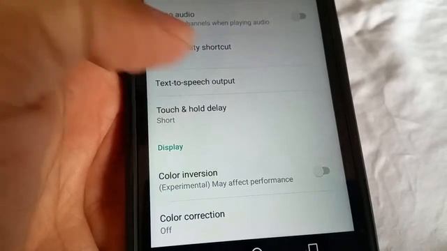 How to enable or disable color inversion on Moto G Phones смотреть онлайн