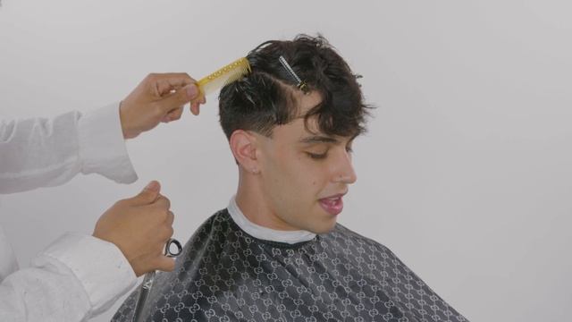 French Crop Top With a Low Fade | Tutorial смотреть онлайн