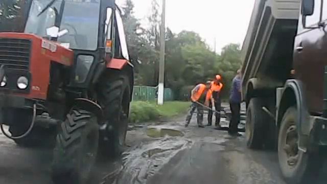 ремонт дороги К Заря Зачатьевка в Розовском районе 25 06 2015 смотреть онлайн