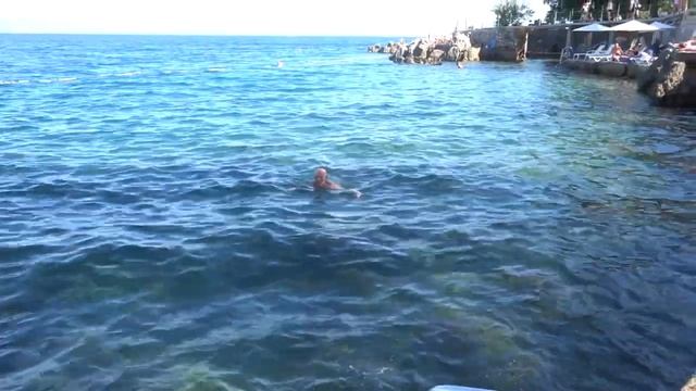 Мне 85. Мы с женой плаваем