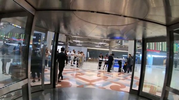 Аэропорт Суварнабхуми (Бангкок),транспорт и автобусы Shuttle Bus, 2-й этаж-Зал прилета