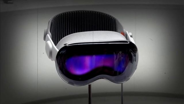 Apple Vision Pro Vs Meta Quest 3 | Which One You Need To Buy Watch This This Video смотреть онлайн