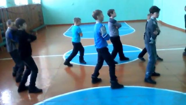 Подарок от мальчиков на 8 марта)) смотреть онлайн
