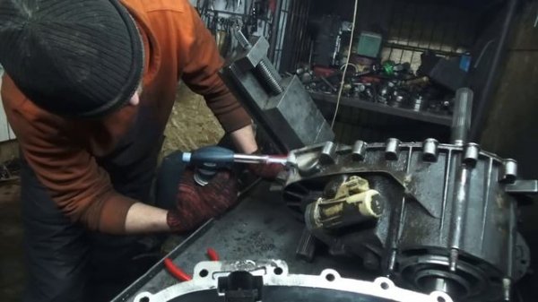 Dodge Ram ! Додж Рам ремонт раздаточной коробки!  Советую посмотреть .