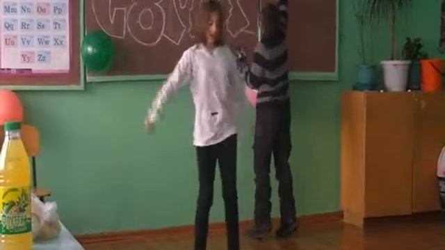 Школьные тусовки Граффити + RnB смотреть онлайн