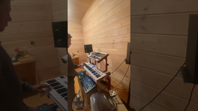 15 минут ухода в себя и своего рода медитацию с Solar 50 и Octatrack смотреть онлайн