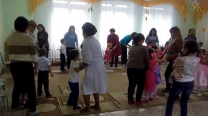 Танец с родителями 'Хоровод друзей'. Средняя группа