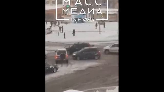 Пьяный "человек-регулировщик" устроил переполох на перекрестке "Силуэта" смотреть онлайн