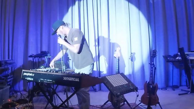 Birder at Flex Factory 4/21/23 смотреть онлайн