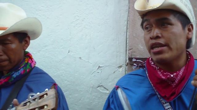Street musicians in Zacatecas, Mexico смотреть онлайн