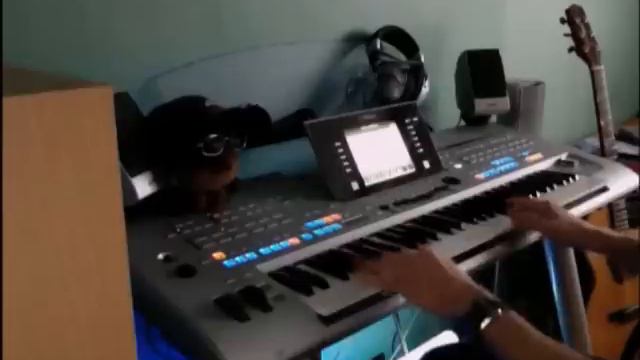 Jonathan Lepaire - Can't help falling in love (Back in Time Remix) - Yamaha Tyros 4 смотреть онлайн