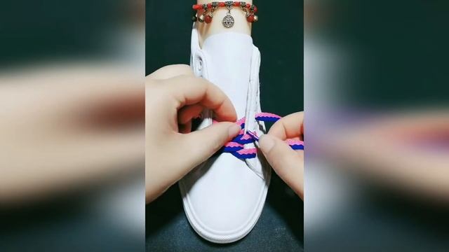 Как красиво завязать шнурки /Топ лучших шнуровок /Шнуровка кроссовок #61 смотреть онлайн