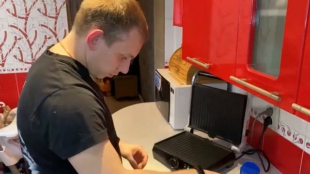 Вкусный и сытный ужин для мужчин всего за 7 минут. Обзор электрогриля от Kitfort 1631.
Вадим смотреть онлайн