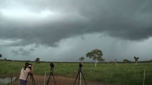 Засняли удар молнии смотреть онлайн