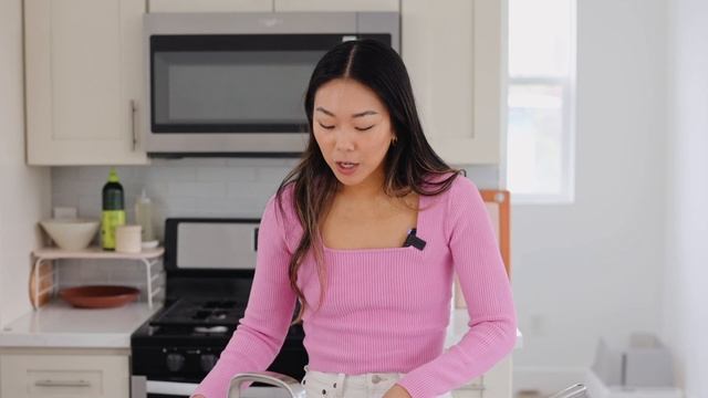What I Eat in a Day as a Vegan + Caraway Home Review | Vegan Ramen, Matcha Strawberry Cookies & Mor смотреть онлайн